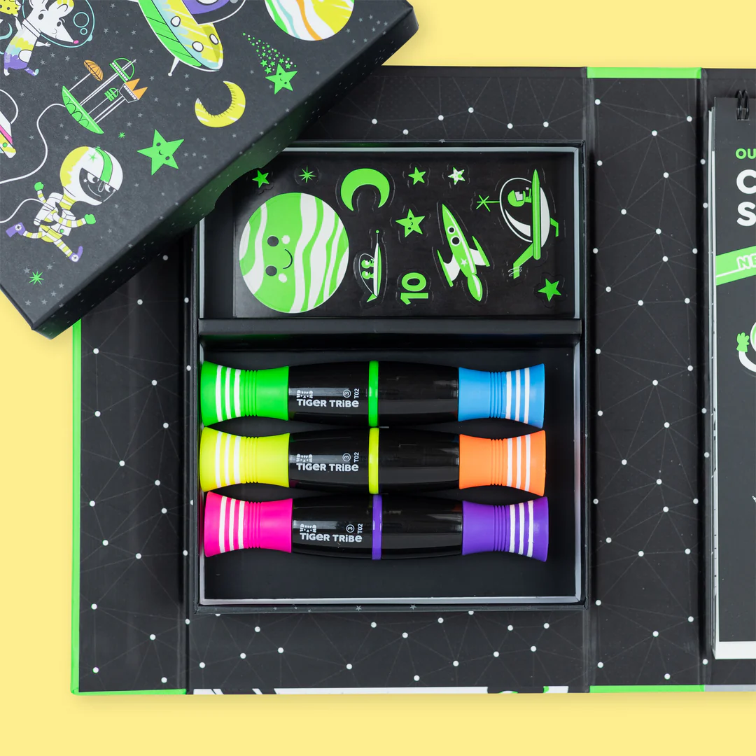 ΣΕΤ ΔΡΑΣΤΗΡΙΟΤΗΤΩΝ – Neon Colouring Set Outer Space - Image 3